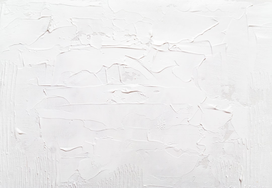 Textura em relevo criada com espátula e tinta acrílica sobre tela